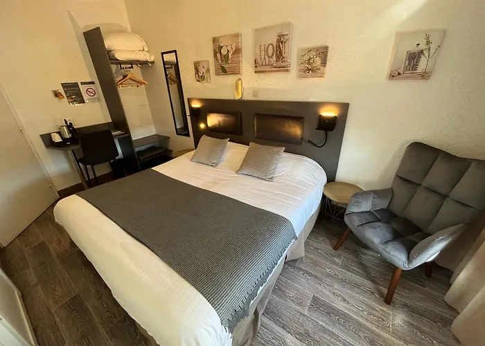 Cit\'Hotel Le Cheval Blanc
